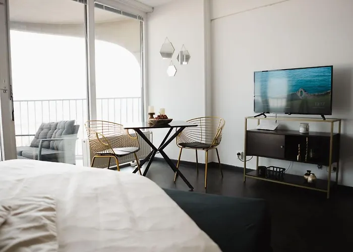 Hohes Apartment mit Weitblick über Augsburg